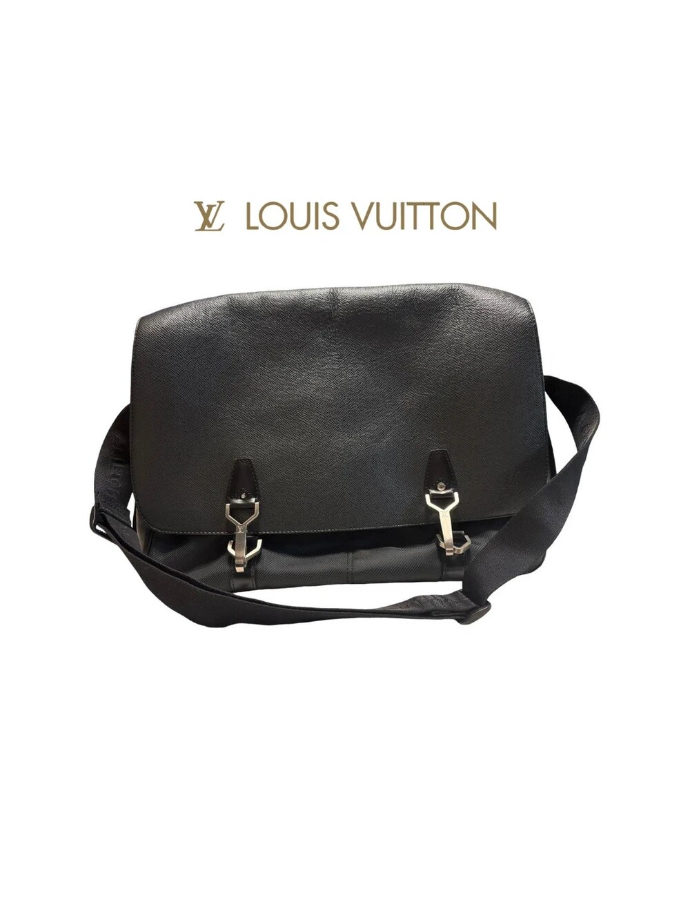 Louis Vuitton Taiga Dersou messenger bag
